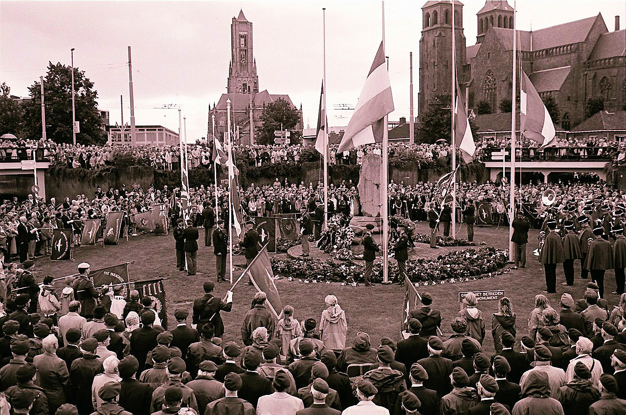 Arnhem_Airborneplein_1994