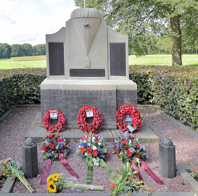 Air Despatch Monument Oosterbeek.