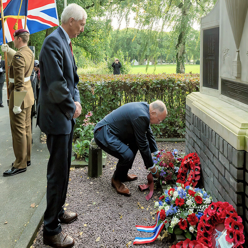 Air Despatch Monument Oosterbeek 3